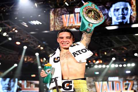 Oscar Valdez bizarrely swims with pet alligator Steve ahead of world title fight against Shakur..