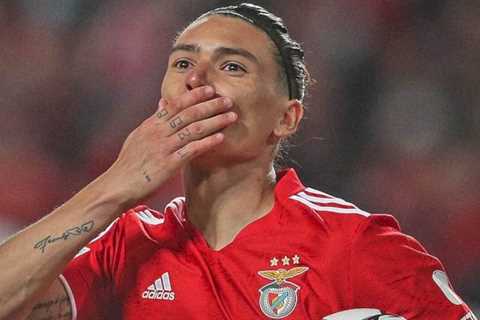 Manchester United ‘make first transfer bid’ for Benfica star Darwin Nunez