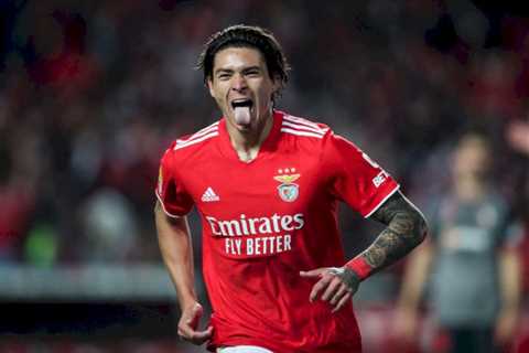 Darwin Nunez rejects Manchester United approach as Benfica striker holds out for a Champions League ..