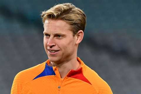 Frenkie de Jong delivers major Manchester United blow and plays down transfer rumours: ‘Barcelona..