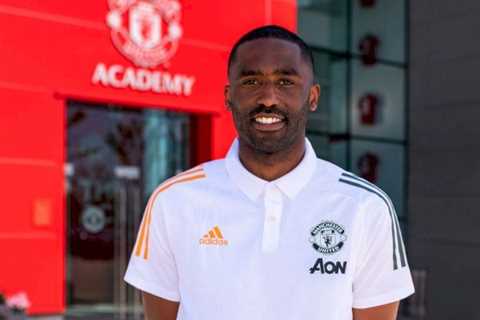 Manchester United lose top academy coach to Premier League rival