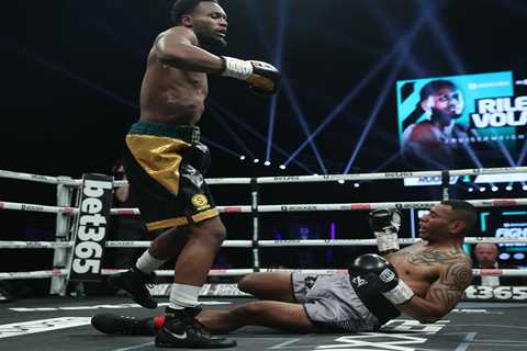 Watch Viddal Riley’s brutal 51 SECOND knockout win in full with friend and YouTube star KSI in..