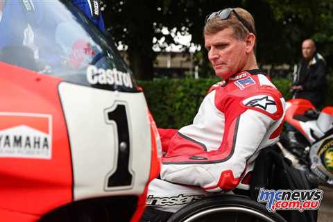 Wayne Rainey rides again!  MotoGP legend on YZR500 at Goodwood