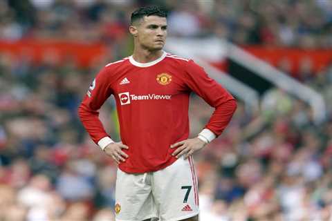 Napoli join transfer race for Cristiano Ronaldo as Man Utd star triggers fight between PSG, Chelsea ..