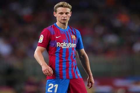 ‘We see you, Frenkie’ – Man Utd fans joke De Jong has sealed transfer after he likes Tyrell..