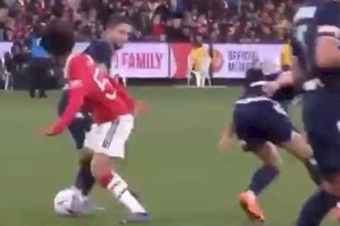 Man Utd fans beg Erik ten Hag to start Zidane Iqbal over ‘McFred’ after sizzling skill