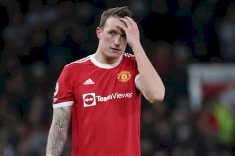 Phil Jones among Man Utd stars ‘kicked out of dressing room’ after Ten Hag spending spree