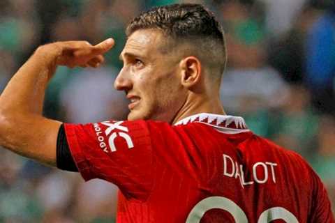 Man Utd ‘name their price to sell Diogo Dalot’ as Barcelona swap deal comes to light