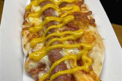 Fans all saying the same thing after Nottingham Forest start selling ‘pizza-dog’ combination for £6...