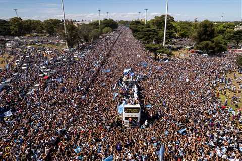 Argentina’s government defends truncated World Cup parade