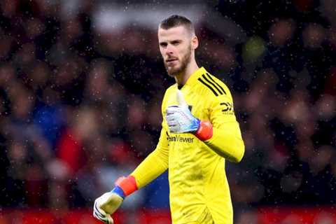 David De Gea eager to finish career with Manchester United as contract talks continue