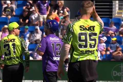 Watch David Warner SHOVE former Australia team-mate Matthew Wade in ‘unsavoury’ row during Big Bash ..