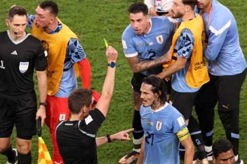 Uruguay: Four players suspended by Fifa over World Cup incidents
