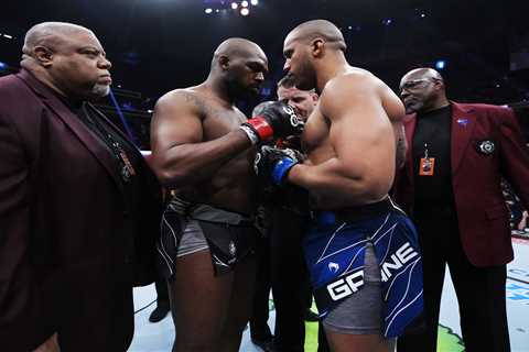 Watch Jon Jones incredibly CHOKE OUT Ciryl Gane in TWO MINUTES at UFC 285 to claim the heavyweight..