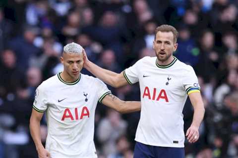 Manchester United told to sign Richarlison from Tottenham amid Harry Kane transfer links