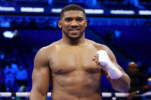 Anthony Joshua reveals Usyk pulled out of Fury negotiations after reading key detail in Gypsy..