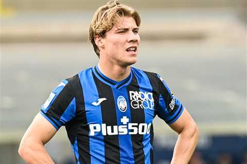 Man Utd ‘place Atalanta star Rasmus Hojlund on striker transfer shortlist’ but face battle with..