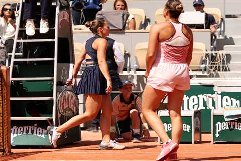 Shocking moment Ukrainian star is BOOED at French Open after refusing to shake hands with..