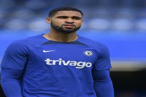 Watch Loftus-Cheek wave goodbye to Chelsea fans as fans give him standing ovation after coming off..