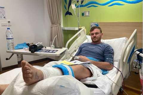 Rising MMA star fighting to save leg after severe staph infection as he shares horror graphic..