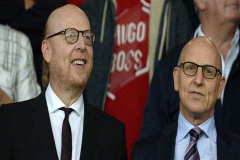 Manchester United owner Avram Glazer pictured with Liverpool fan – Man United News And Transfer News