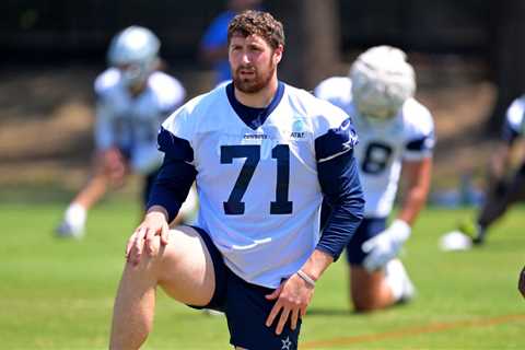 Cowboys Matt Waletzko takes snaps at tackle and guard at recent OTA session