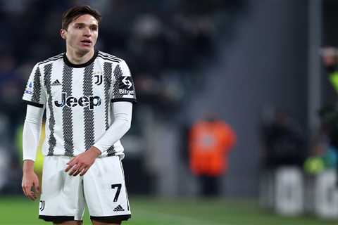 Man Utd and Liverpool handed transfer boost as Juventus winger Federico Chiesa makes HUGE decision..