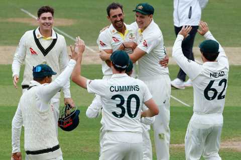 Mitchell Starc swings England into trouble late on Day 4 to put Australia in ascendancy at Lord’s