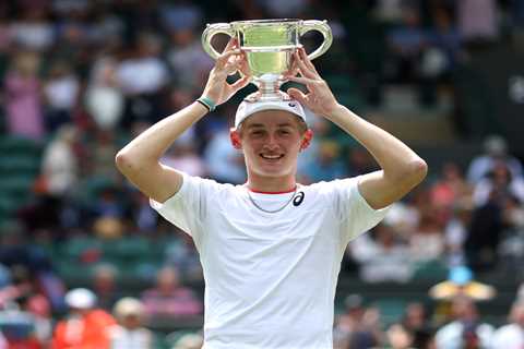 Who is Wimbledon boys’ champion Henry Searle?