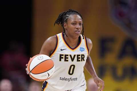 Mitchell, Smith score 30 points apiece as Fever take OT win over Wings