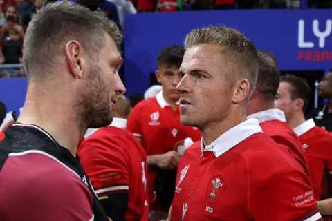 Rugby World Cup: Gareth Anscombe hopes to reunite with Dan Biggar in Wales campaign