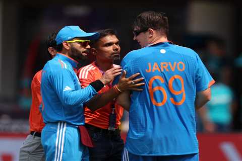 Notorious Prankster Jarvo 69 Invades Cricket World Cup Pitch and Confronts Virat Kohli