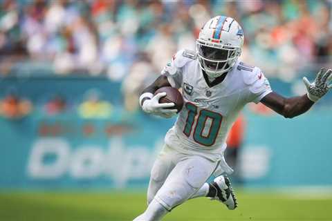 Miami Dolphins News 11/3/23: Tyreek Hill is the AFC Offensive Player of the Month