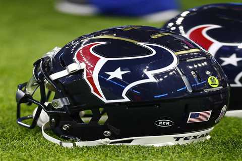 Texans Claim Former Eagles Defender Via Waivers