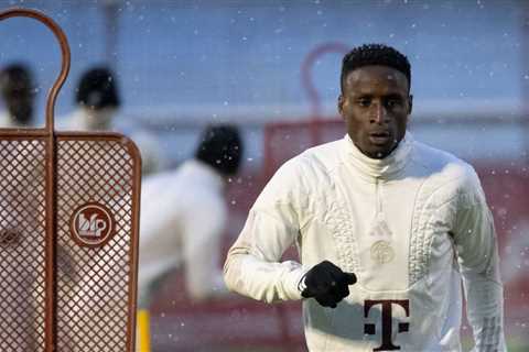 Bayern Munich’s Bouna Sarr tears ACL, likely out for the rest of the season