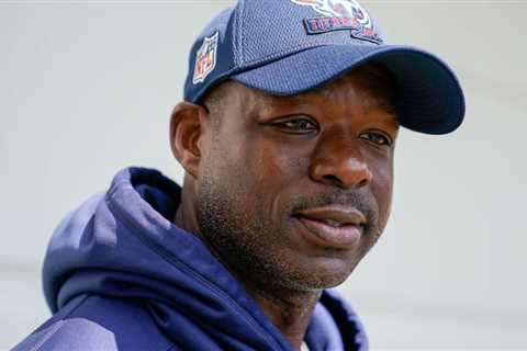 Giants granted permission to interview Tony Dews for RB coach vacancy