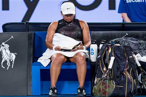 Naomi Osaka Surprises Australian Open Fans with Unusual Behavior in First Grand Slam Match as a Mum