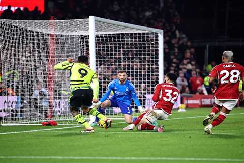 Arsenal Keep Title Hopes Alive with 2-1 Win Over Nottingham Forest