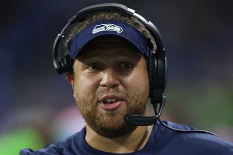 Report: Patriots targeting Seahawks’ Andy Dickerson as offensive line coach