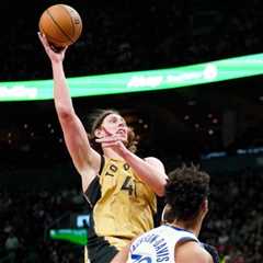 Raptors sign Olynyk to contract extension for reported two-years, $26.25M