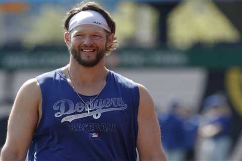 Clayton Kershaw Returns to Dodgers Camp on Friday, Resumed Throwing Program