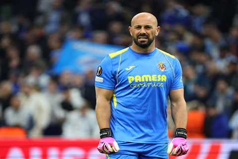 Liverpool Legend Pepe Reina on Track to Break Cristiano Ronaldo's European Record at 41