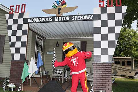 Indy 500 Décor, Community Initiatives Celebrate, Extend Iconic Month of May – Speedway Digest