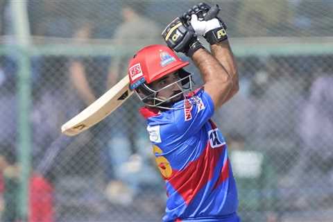 Tayyab Tahir marks PSL debut with match-winning 65 for Karachi Kings