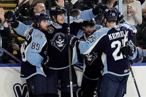 Admirals keep season alive with Game 4 rout | TheAHL.com