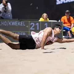 Top 4 seeds on each side stay in winners brackets in AVP Manhattan Beach Open