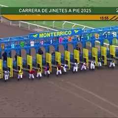 This Peruvian Jockey Foot Race is Pure Comedy Gold and I Can't Stop Watching