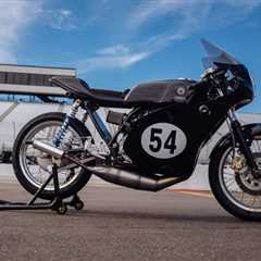 Reinventing Speed: A Yard-Find Yamaha RD400 Reborn for Vintage Racing