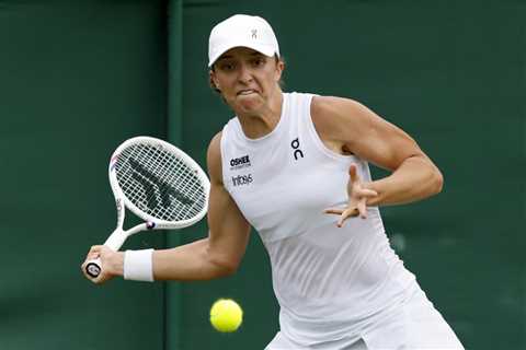 Iga Swiatek Just Confessed to Being Wimbledon's Most Adorable Thief