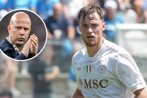Liverpool Eye Napoli’s Sam Beukema for Future Move